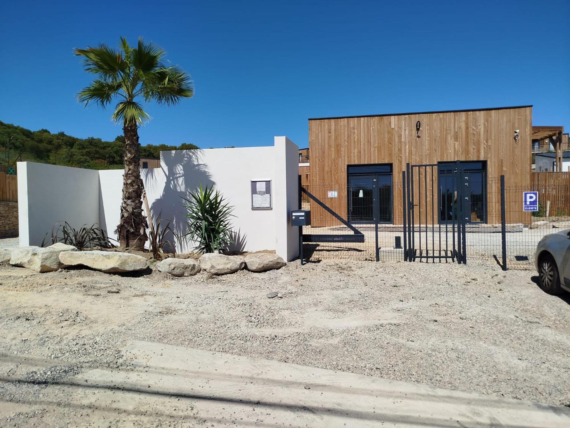 Camping Les Lodges Du Lagon Calvisson Eksteriør bilde